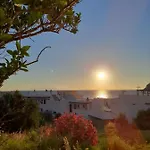 White House Naxos