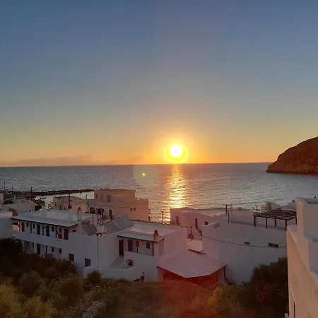 White House Naxos *