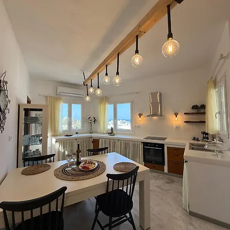 White House Naxos Apollon (Naxos)