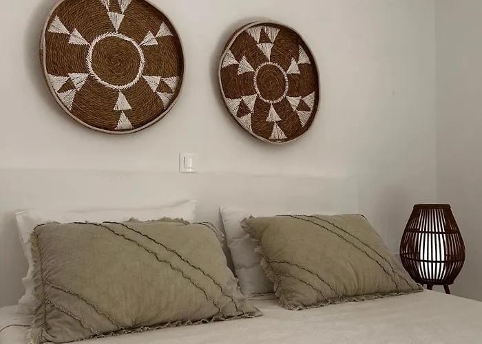 White House Naxos Apólon