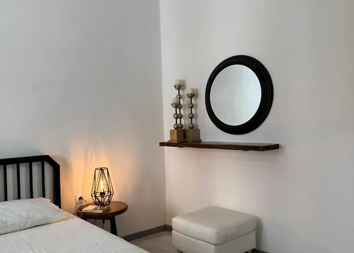 White House Naxos Apólon